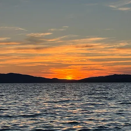 Apartment Sorriso - 1st Row By The Trogir