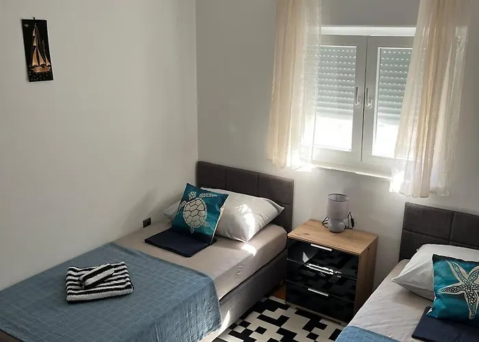 Apartment Sorriso - 1st Row By The Trogir