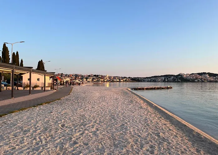 Apartment Sorriso - 1st Row By The Trogir